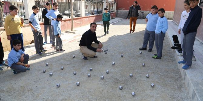 Turgutlu Belediyesinden Öğrencilere Bocce Sahası
