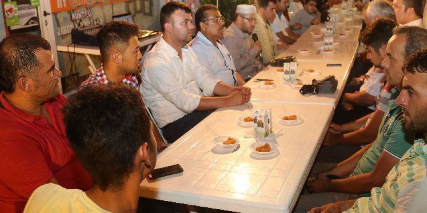 Erdemlili Ülkücüler 15 Temmuz Şehitleri İçin Dua Etti