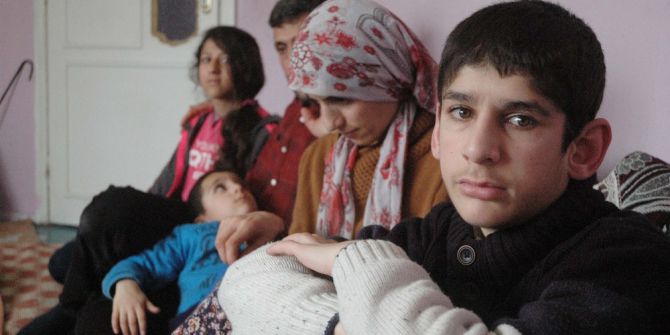 Eşi Ve 2 Çocuğu Gözlerinin Önünde Eriyor