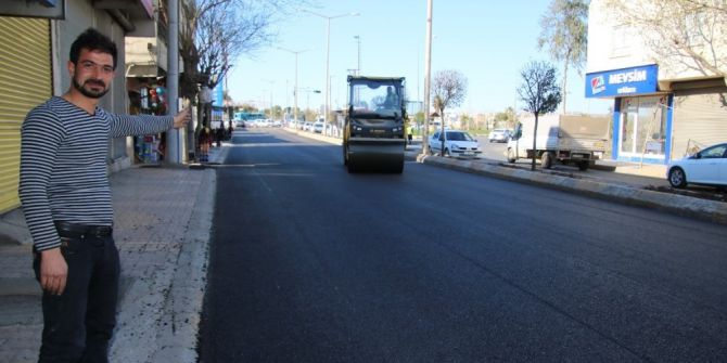 Büyükşehirin Haftasonu Asfalt Mesaisi