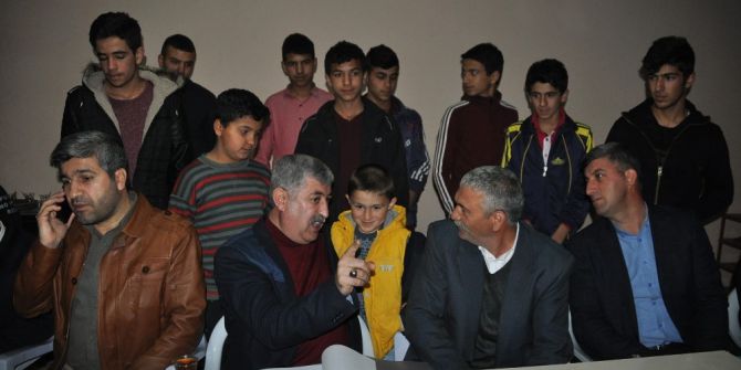 Ak Parti’de Referandum Çalışmaları Sürüyor