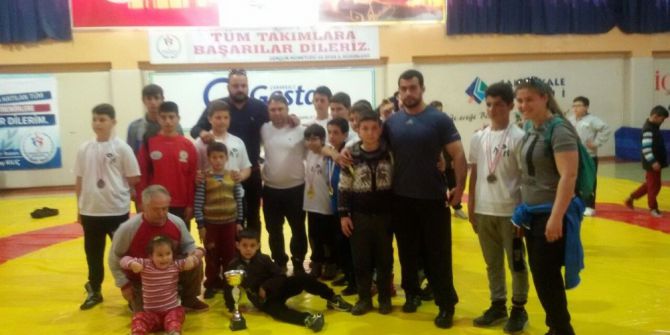 Minderde Umurbey Rüzgarı Esti