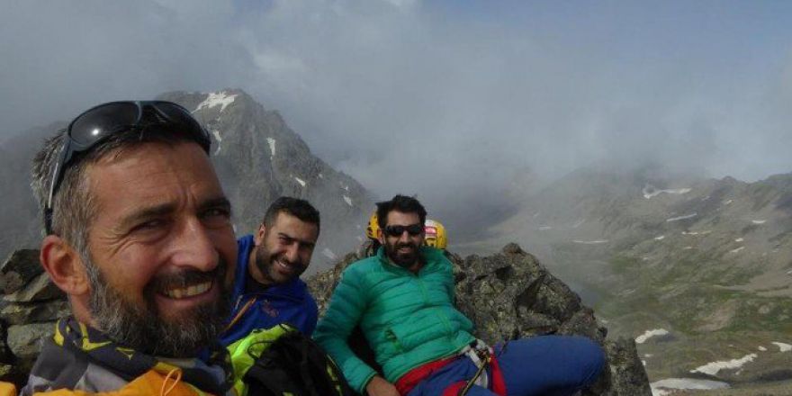 Dağcılar İlk Tırmanışını Yaptıkları Tepenin Adını “Demokrasi Dağı” Koydular