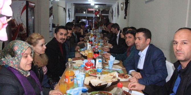 Hdp Ve Dbp’den Dayanışma Yemeği