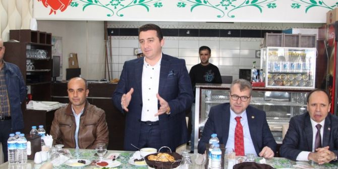 Başkan Bakıcı Esnaf İle Kahvaltıda Buluştu