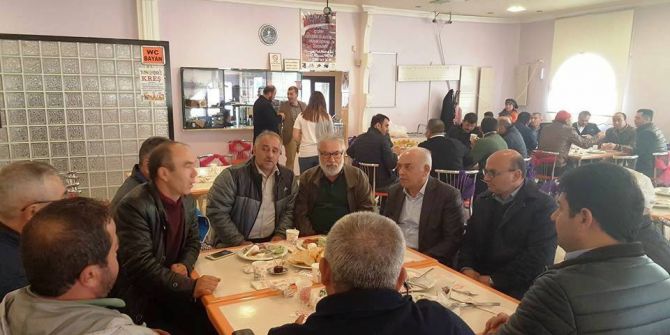 Ak Partililer Esnafla Buluştu