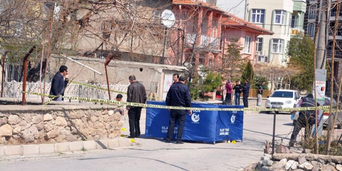 Eşini Sokak Ortasında Pompalı Tüfekle Vurarak Öldürdü (1)