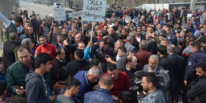 Yol Kapatarak Uyuşturucu Satıcılarını Protesto Ettiler