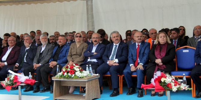 Bakan Arslan: "Pkk’ya Bakarak 16 Nisan’da Nerede Durmanız Gerektiği Belli"