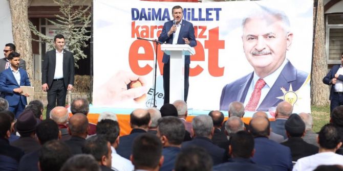 Bakan Tüfenkci’den Skandal Pankarta Tepki