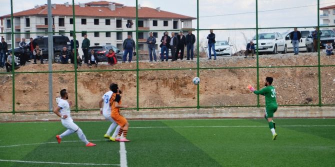 Yeşilyurt Belediyespor Zirve Takibini Sürdürüyor