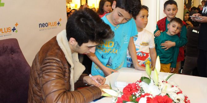 Çağatay Akman Eskişehir’de Hayranlarıyla Buluştu