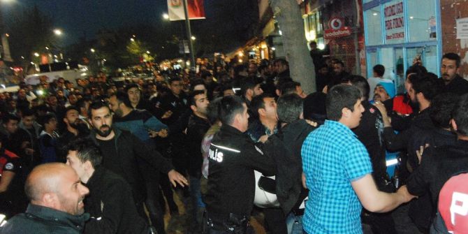 Polise Saldıran Suriyelilere Linç Girişimi