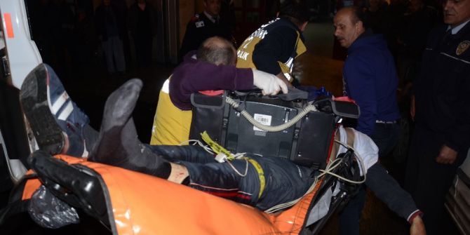 Otomobilinde Otururken Kazayla Kendini Vurdu