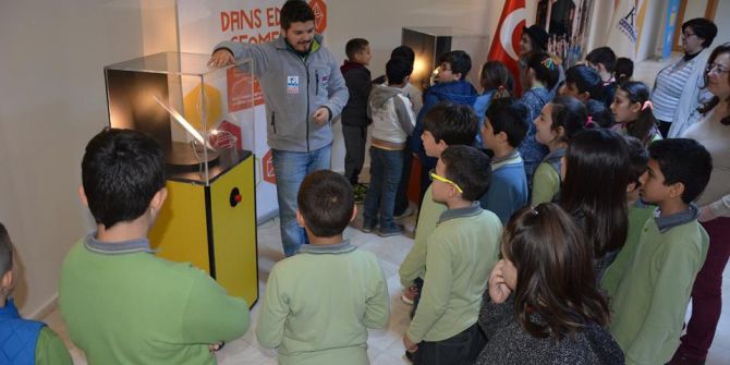 ’Harika Matematik’ Sergisi Kuşadası’nda Çocuklarla Buluştu