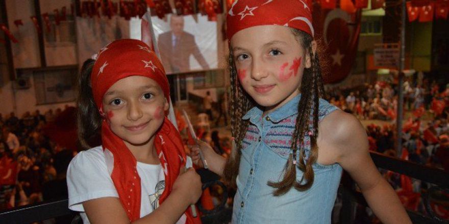 Niksarlılar Demokrasi Nöbetini Sürdürüyor