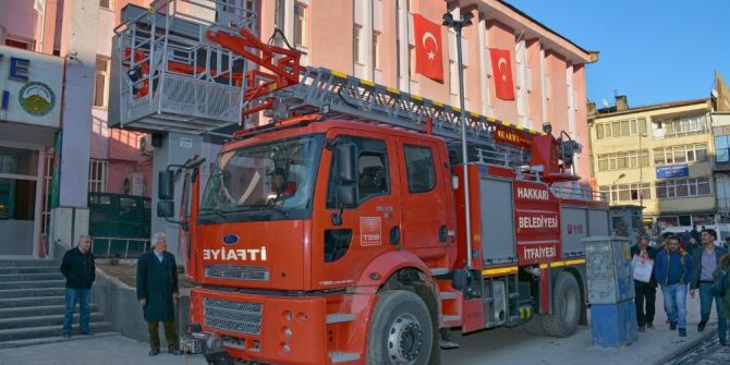 Hakkari Belediyesine Hibe İtfaiye Aracı