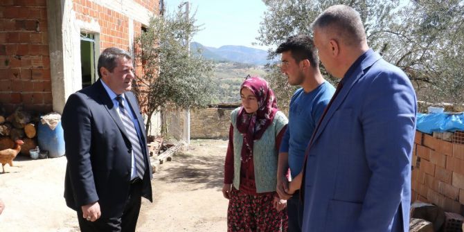 Evi Yanan Aileye Yardım Eli Büyükşehirden