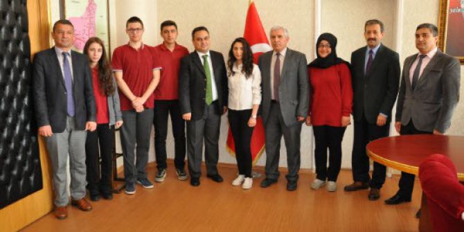 Simav Gençlik Merkezi, ’Solo O Ses Yarışması Ve Şiir Okuma Yarışması’nda İl Birincisi Oldu