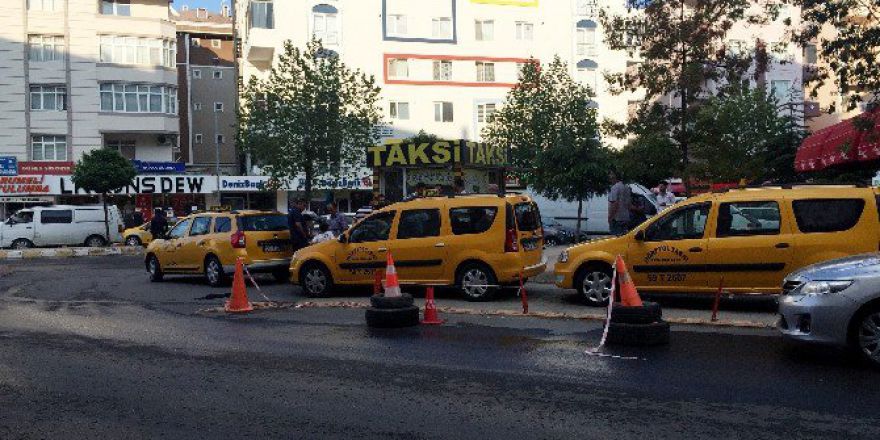 Taksicilerin Kavgasında Kan Aktı: 3 Yaralı