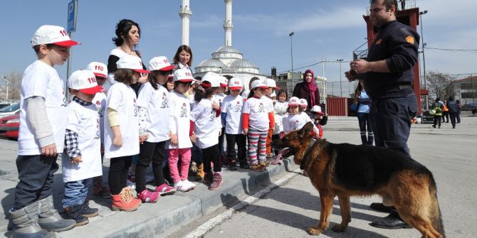 Minikler İtfaiyecilerle Tanıştı
