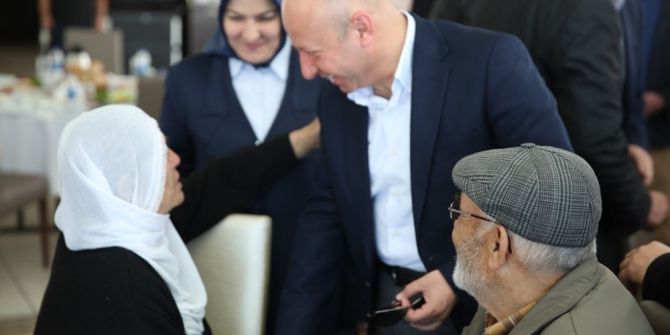 Çolakbayrakdar Çifti, Yaşlıları Marina’da Ağırladı