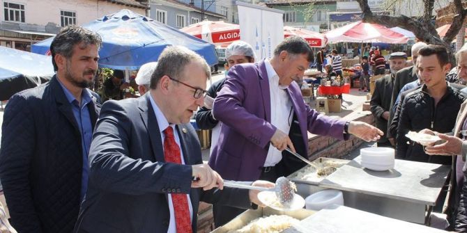 Başkan Duymuş, Milletvekili Eldemir’le Beldede Vatandaşlarla Bir Araya Geldi