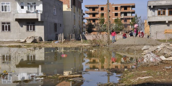 Kokudan Kapı Ve Pencerelerini Açamıyorlar