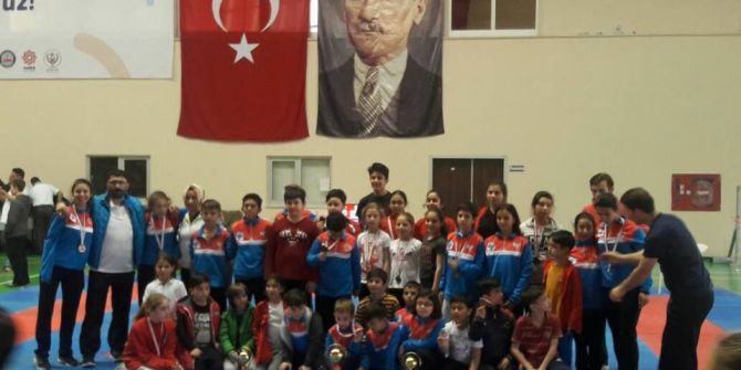 Biga Karate Gençlik Spor Kulübü Genel Klasmanda Şampiyon