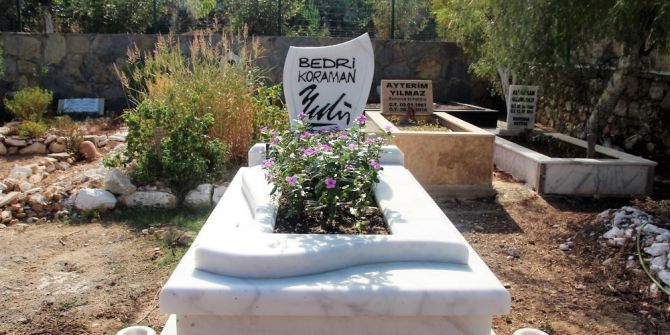 Ünlü Karikatürist Bedri Koraman’ın Mezarı Açıldı