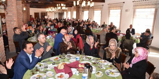 Veysel Tiryaki Her Pazar Altındağlılarla Buluşuyor