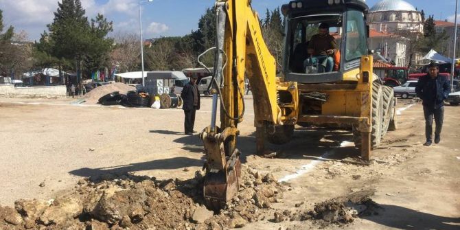 Gördes Şehit Makbule Hanım Meydanı Yenileniyor