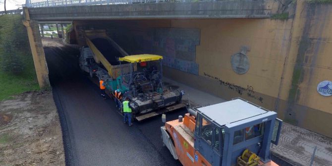 Köseköy’de Bozuk Zeminler Asfaltlanıyor