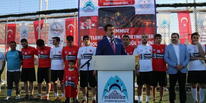 Eyyübiye Belediyesinin Düzenlediği Futbol Turnuvası Sona Erdi
