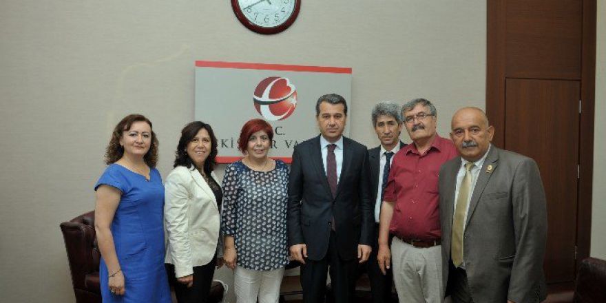 Eskişehir Muhtarlar Birliği, Vali Azmi Çelik’i Ziyaret Etti