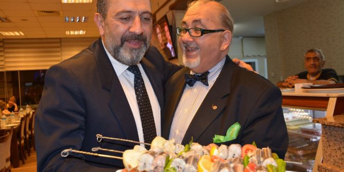 Söke’nin Yılanbalığı İki Ünlü Gurmenin Lezzet Testinden Geçti