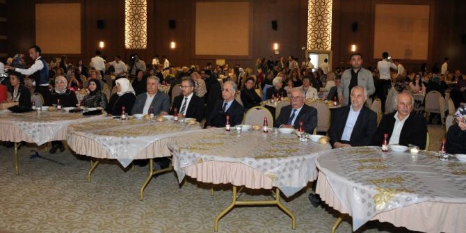 Alzheimer Derneğinden Dayanışma Etkinliği