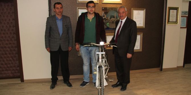 Başkan Karayol Başarılı Öğrencileri Ödüllendiriyor