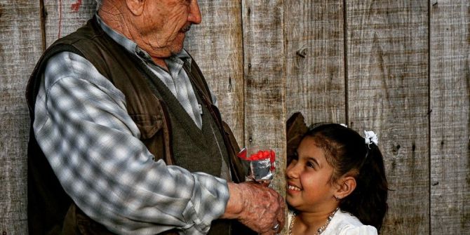 Pelitalanlı Öğrencilerden Yaşlılara Saygı