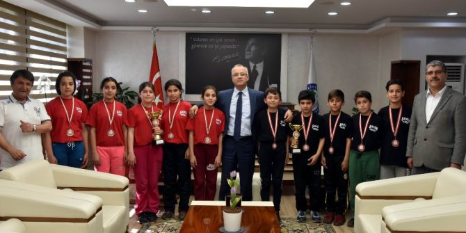 Salihlili Öğrencilerden Masa Tenisinde İl Şampiyonluğu