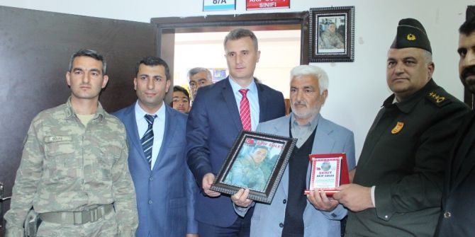 Şehit Akif Güleş’in İsmi Köy Okulunda Yaşatılacak