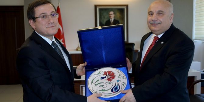 Rektör Prof. Dr. Gönüllü İnönü Üniversitesini Ziyaret Etti