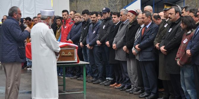 Kalp Krizinden Ölen Gazi Polis Son Yolculuğuna Uğurlandı