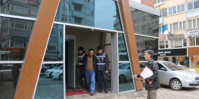 Girdiği Bankada Para Bulamayınca Kaçan Zanlı Yakalandı