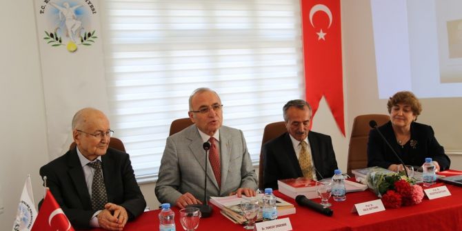 Türk Tiyatrosunda Aydınlı Bir Yazar; Dr. Hidayet Sayın