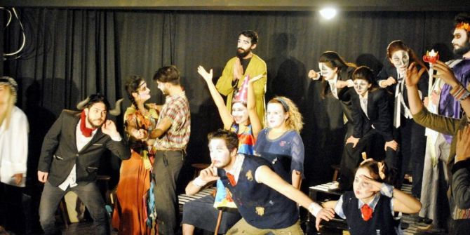 Üniversiteliler Dünya Tiyatrolar Gününü Kutladı