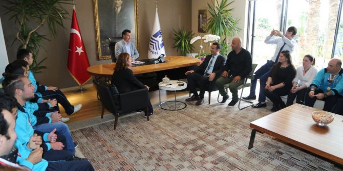 İl Şampiyonu Özel Sporcular Mutluluklarını Başkan İle Paylaştı