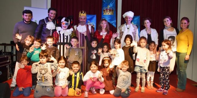 Dünya Tiyatrolar Günü Çocuklara Özel Oyun İle Kutlandı