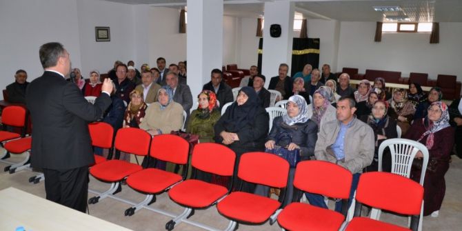 Umrecilere Bilgilendirme Seminerleri Düzenleniyor