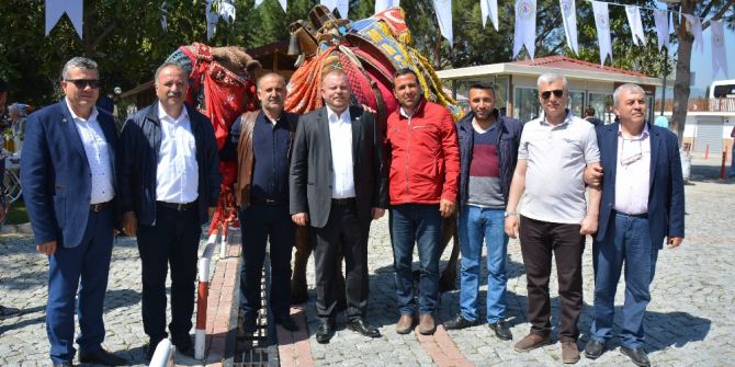 Kıbrıs’a Bu Defa Develer Çıkarma Yapacak